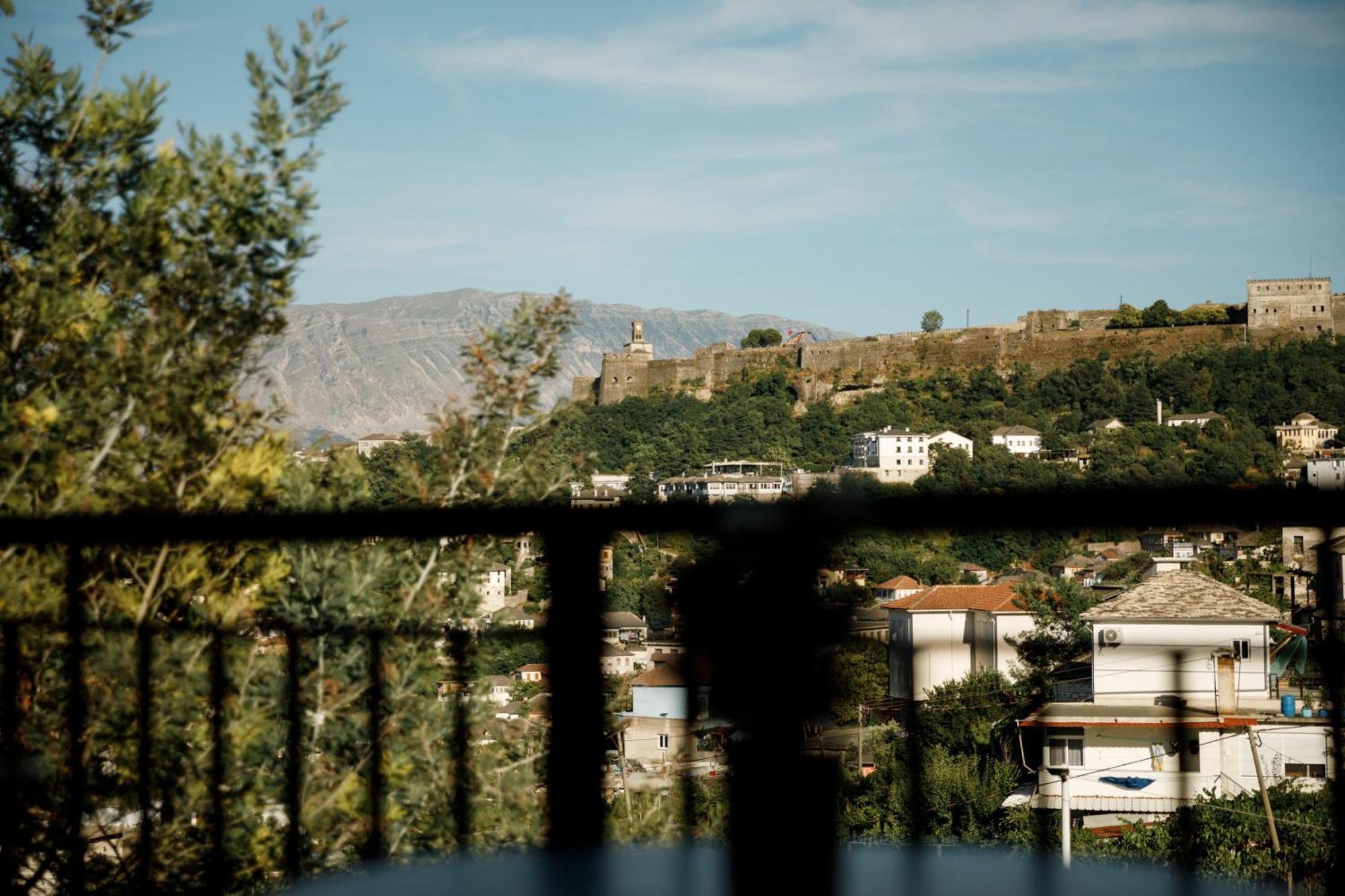 Vila Agimi 65 Gjirokaster Luaran gambar