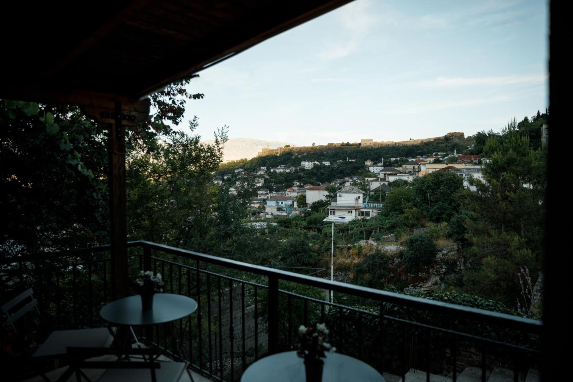 Vila Agimi 65 Gjirokaster Luaran gambar