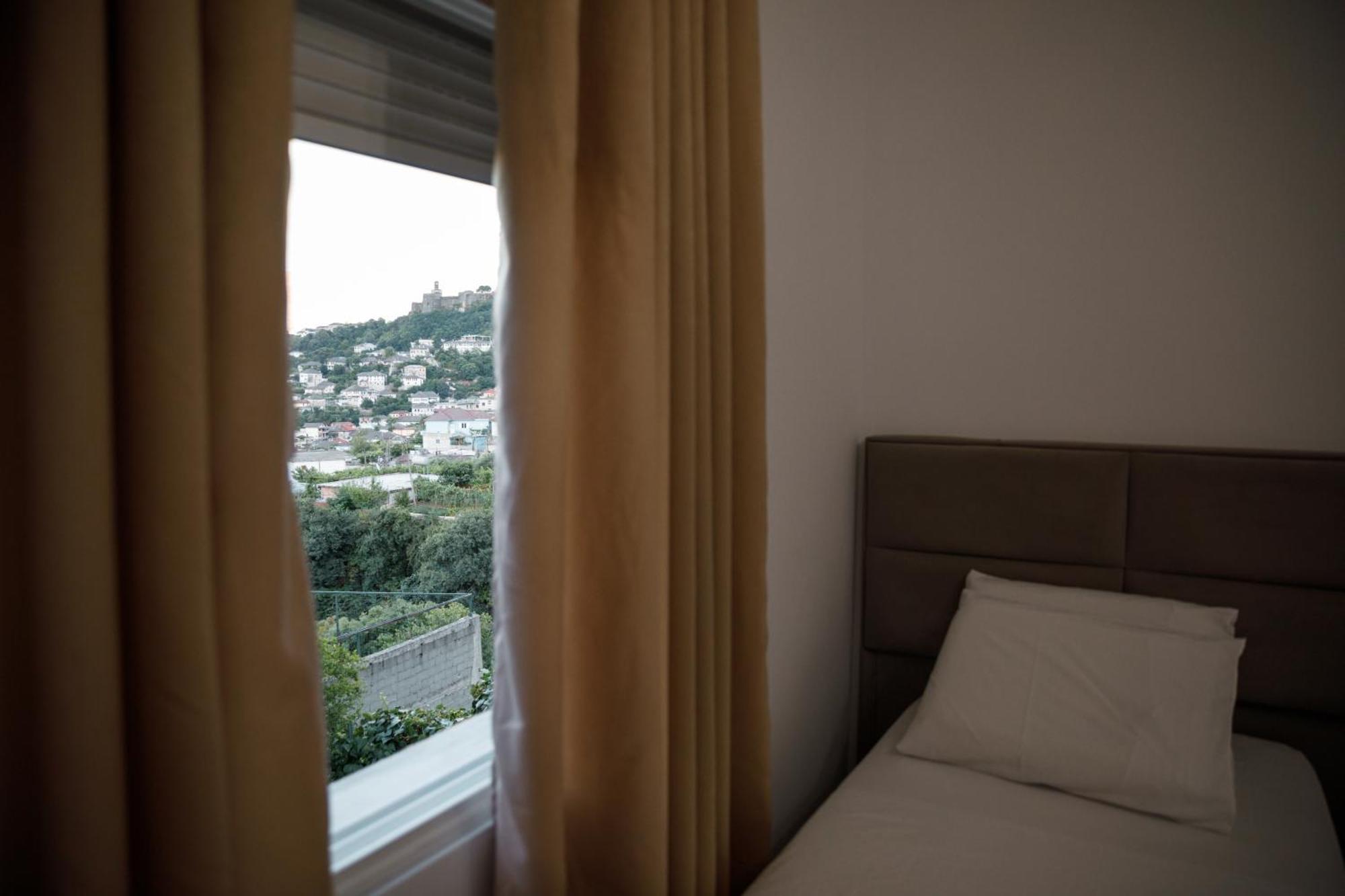 Vila Agimi 65 Gjirokaster Luaran gambar