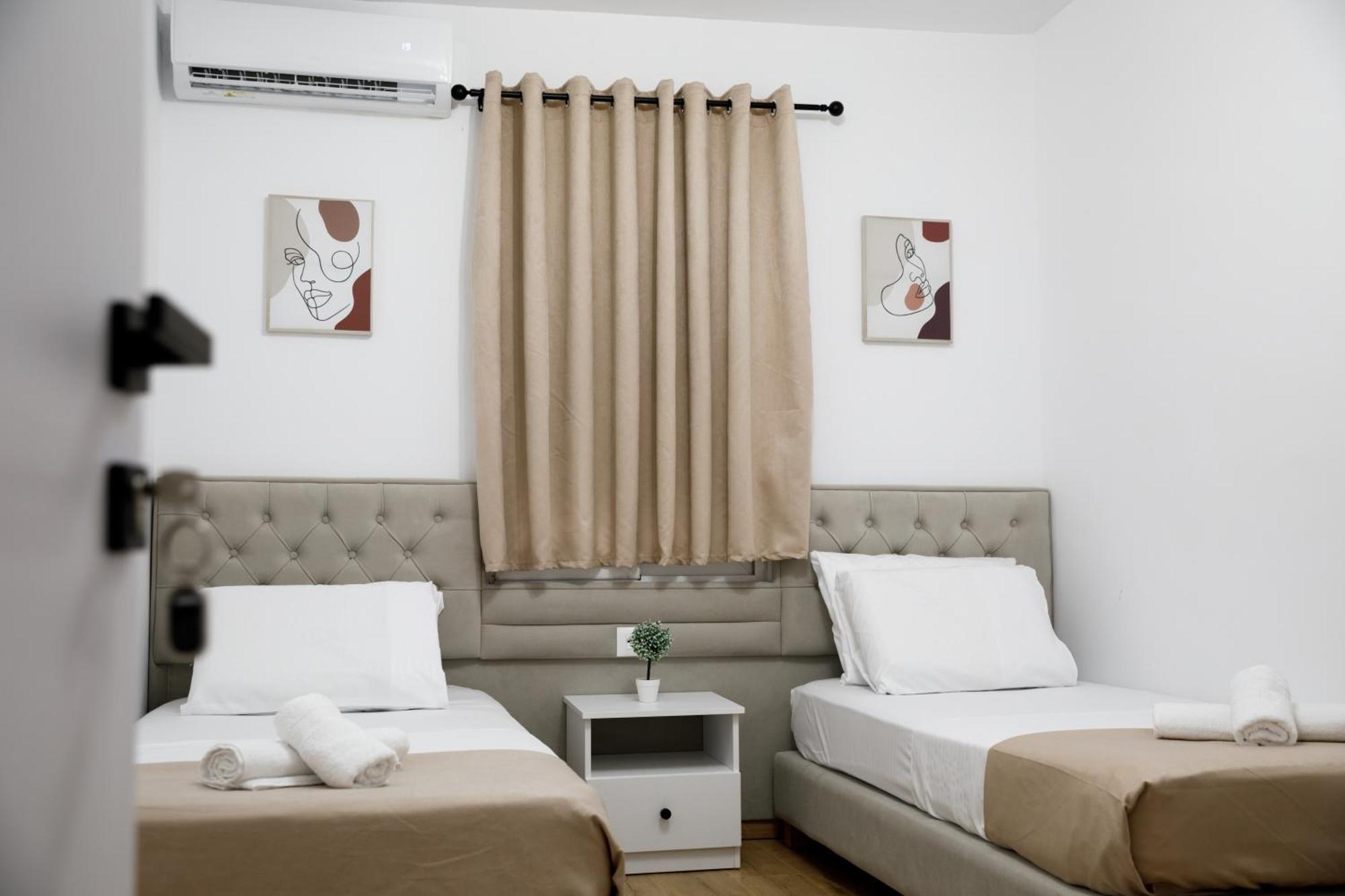 Vila Agimi 65 Gjirokaster Luaran gambar