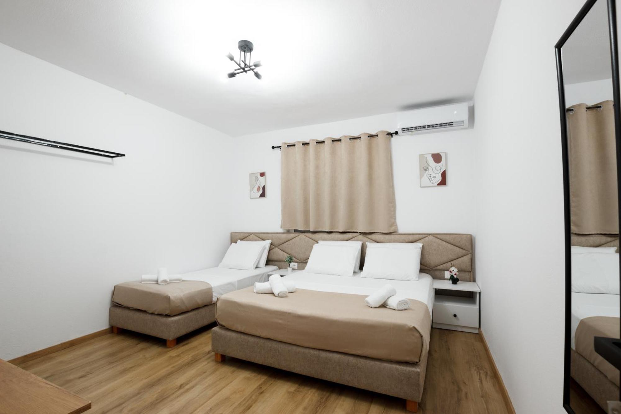 Vila Agimi 65 Gjirokaster Luaran gambar