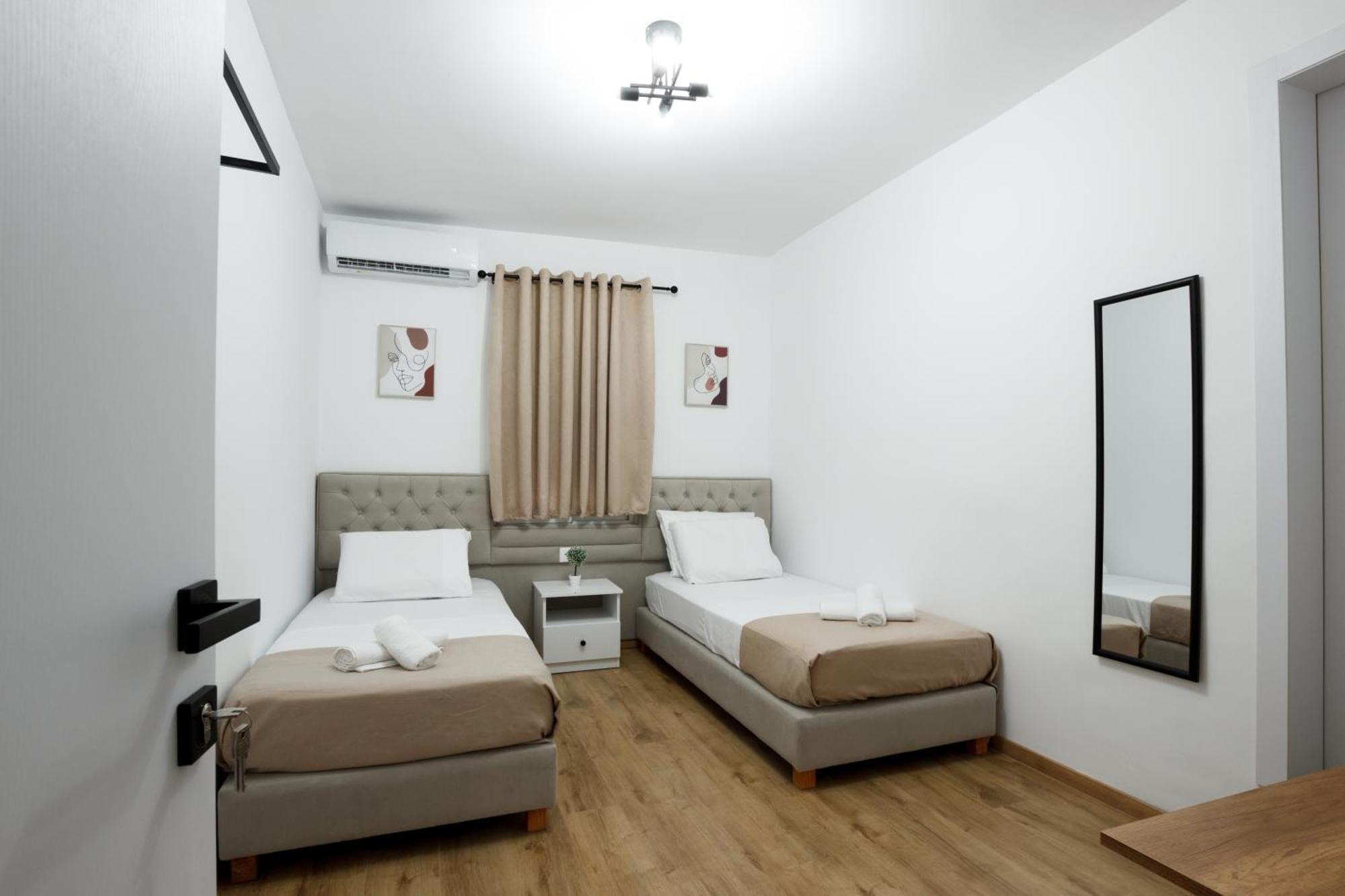 Vila Agimi 65 Gjirokaster Luaran gambar