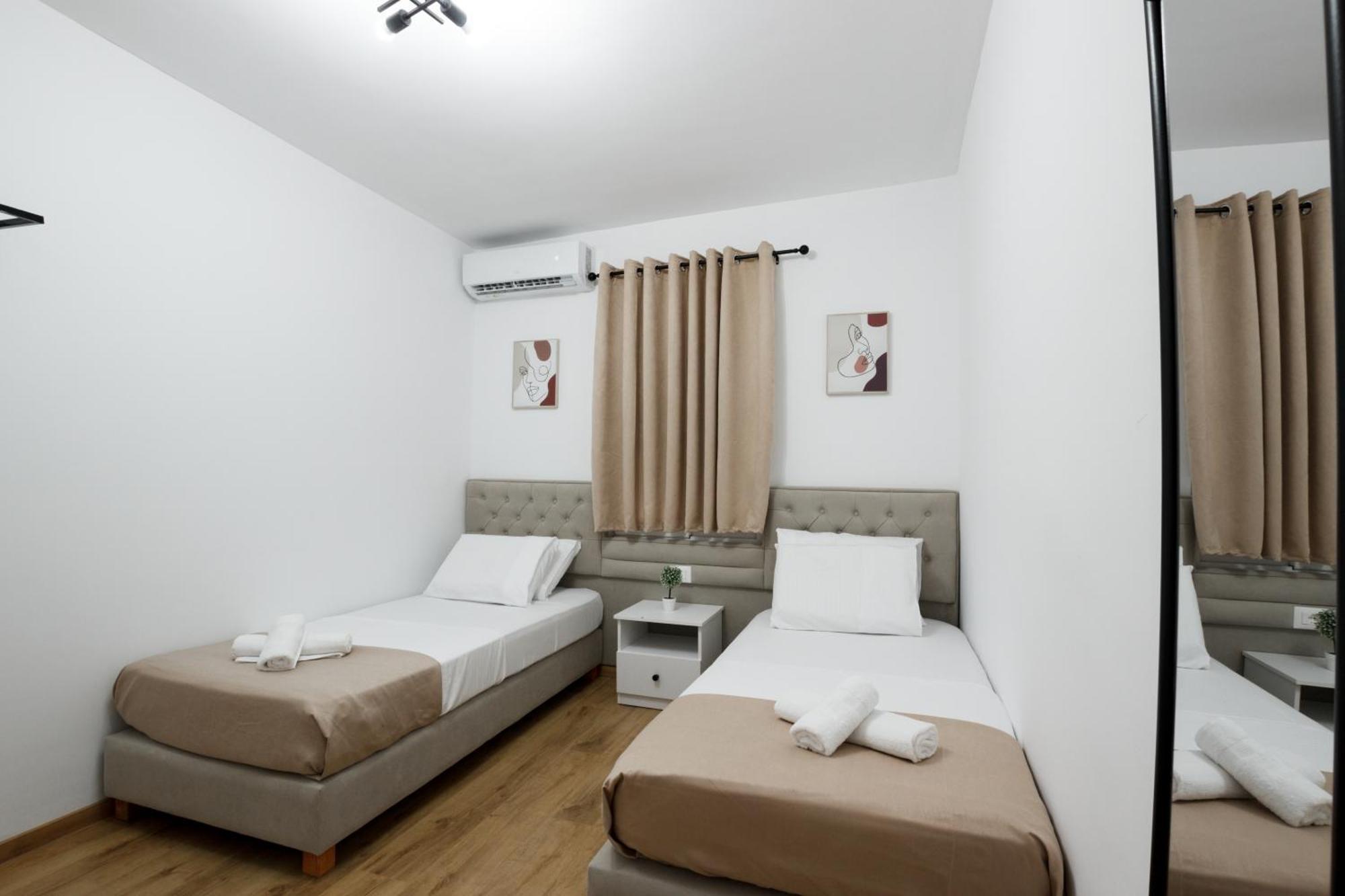 Vila Agimi 65 Gjirokaster Luaran gambar