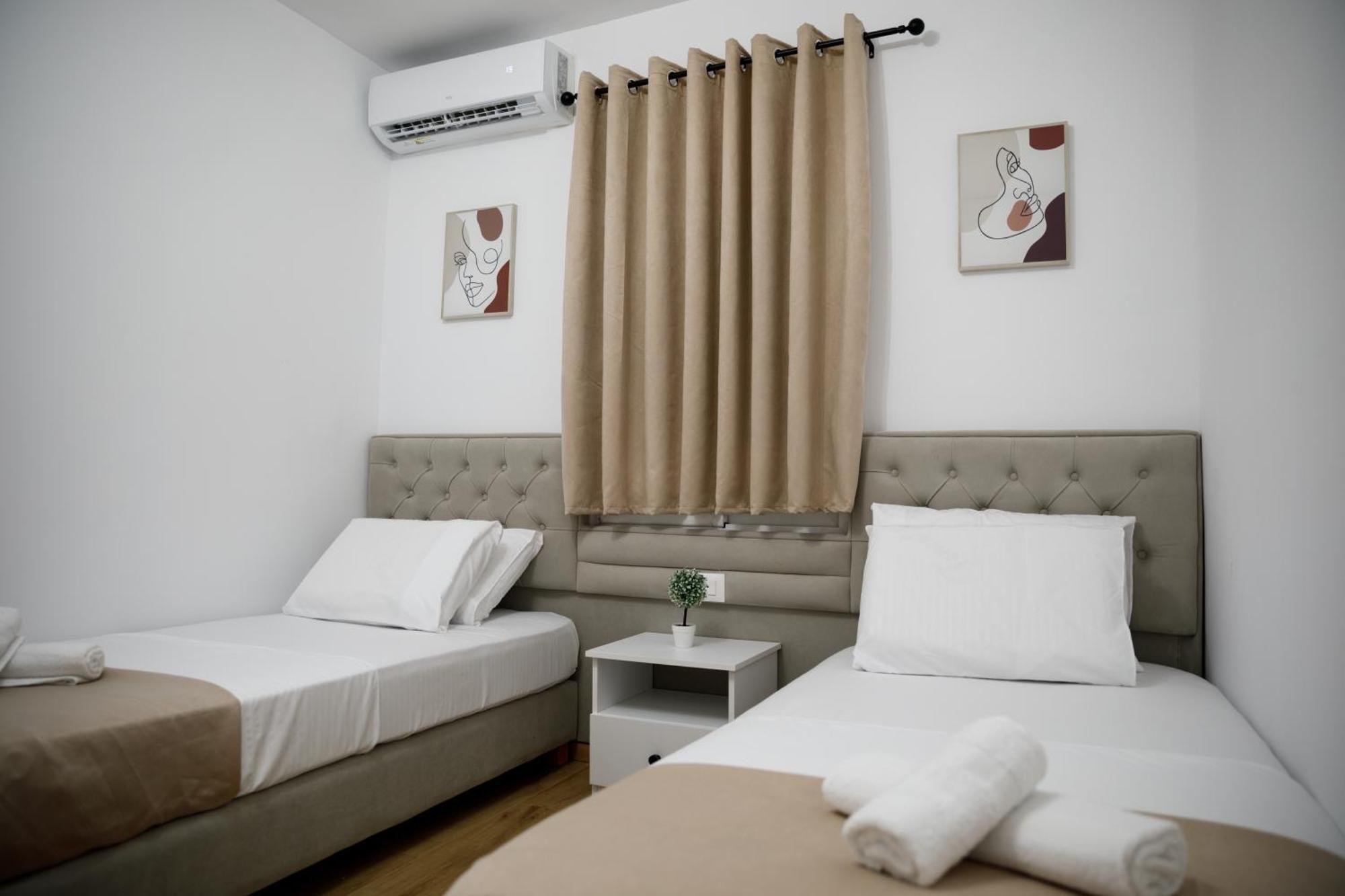 Vila Agimi 65 Gjirokaster Luaran gambar